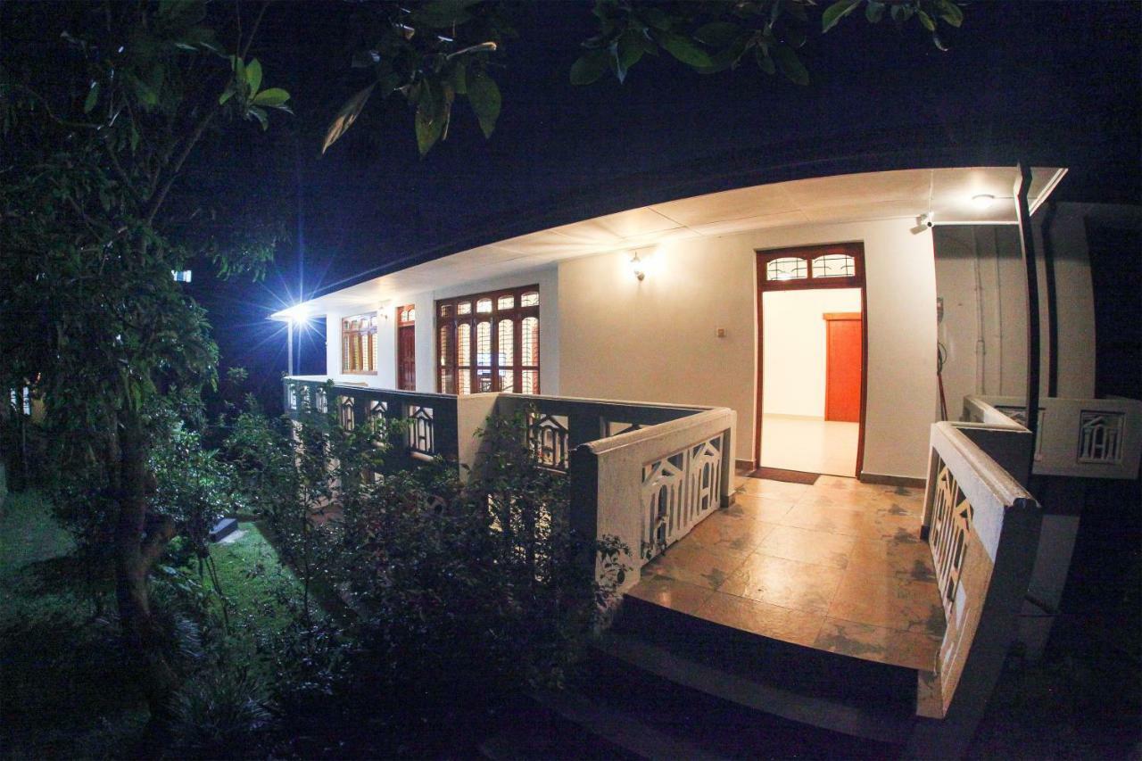 12 B Lewella Road, Kandy. Buitenkant foto