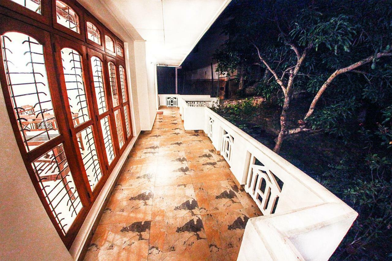12 B Lewella Road, Kandy. Buitenkant foto